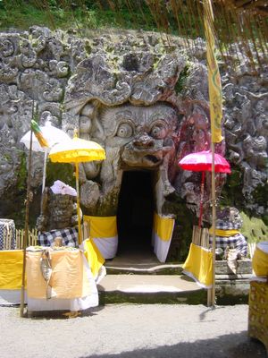 The entrance to thg Elephant Cave
