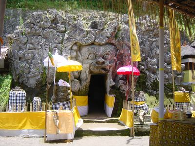 The entrance to thg Elephant Cave
