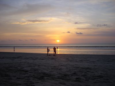 Last night in Bali
Our last evening in Bali was spent at Kuta. We finally got a cloud-free horizon for a perfect sunset
