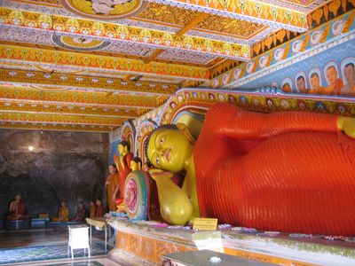 Buddha, Issurumuniyagala, Anuradhapura
