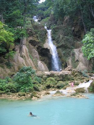 Kuang Si waterfall (Kuang Xi)
