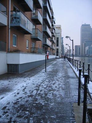 Snow at South Quay, West India Dock
