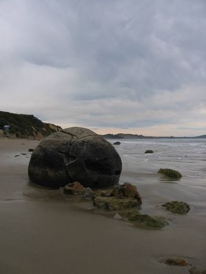 Moeraki boulders, NZ
