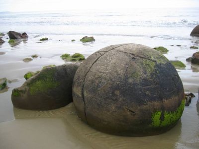 Moeraki boulders, NZ
